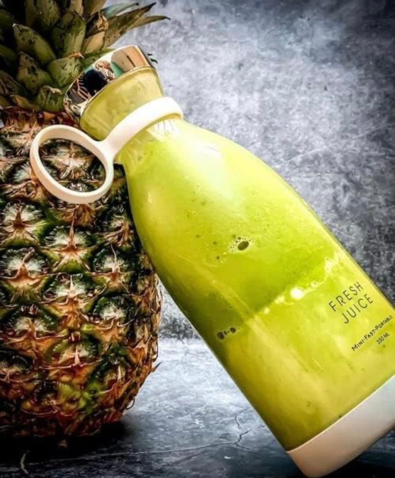 Portable 12 oz Electric Blender Bottle: This innovative personal sized blender bottle is a convenient way to rejuvenate with a quick smoothie from any location!